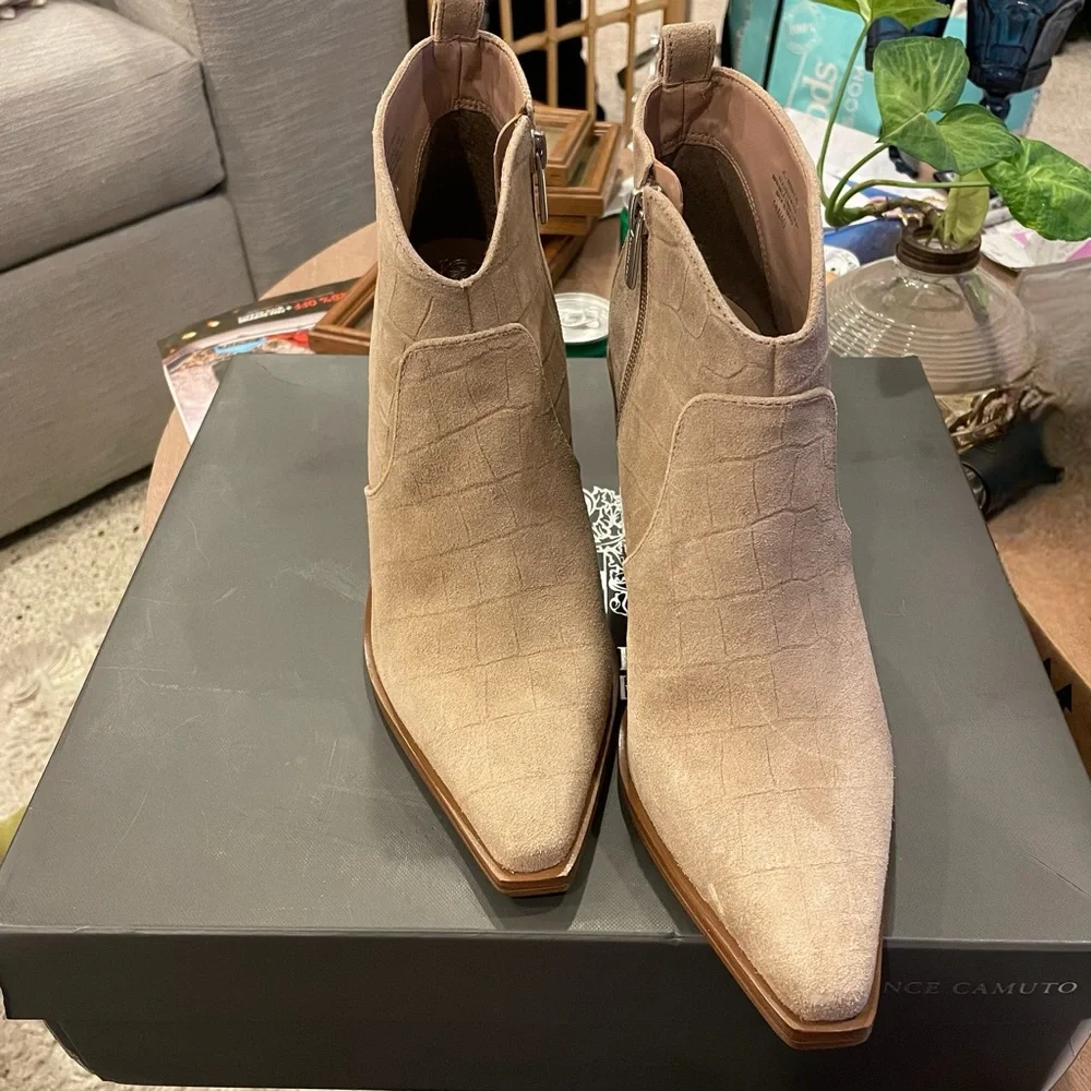 Vince Camuto x Almost Ready Winndie Heeled Boots in Truffle Taupe in box - Picture 4 of 11